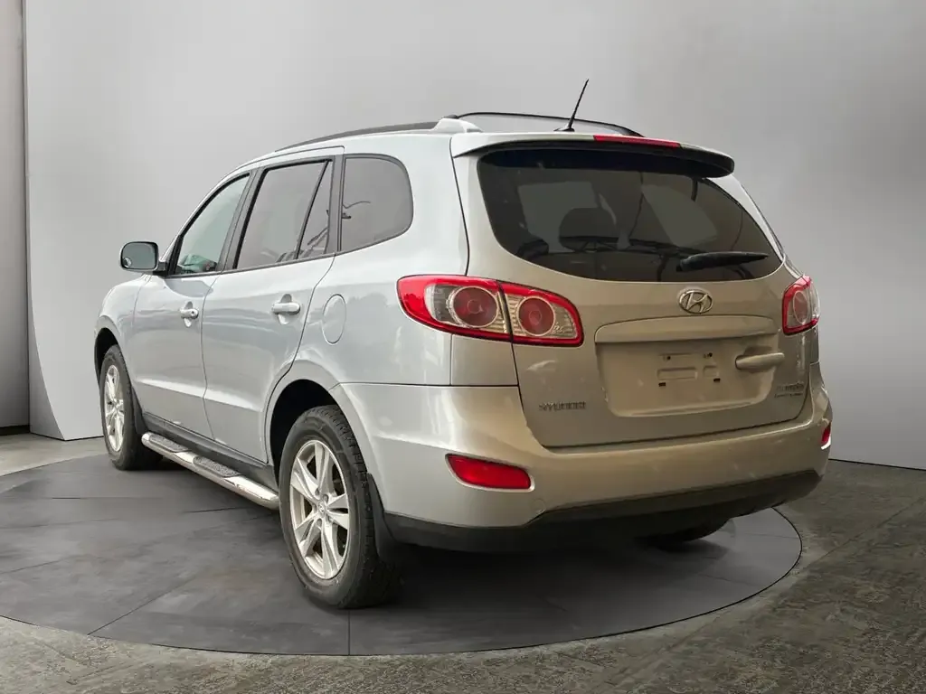Hyundai Santa Fe 2010 photo 3
