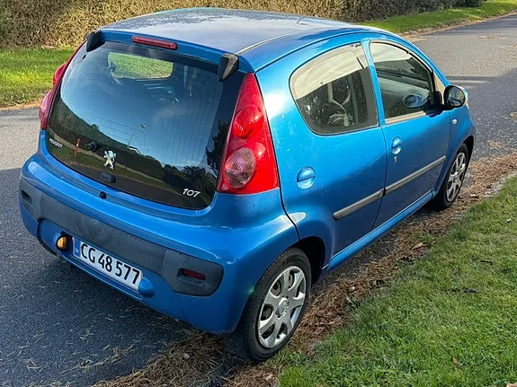 Peugeot 107 2010 photo 3