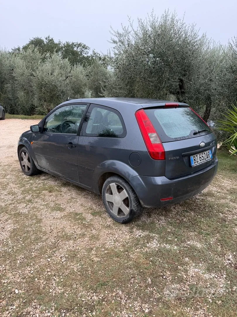 Ford Fiesta 2003 photo 4