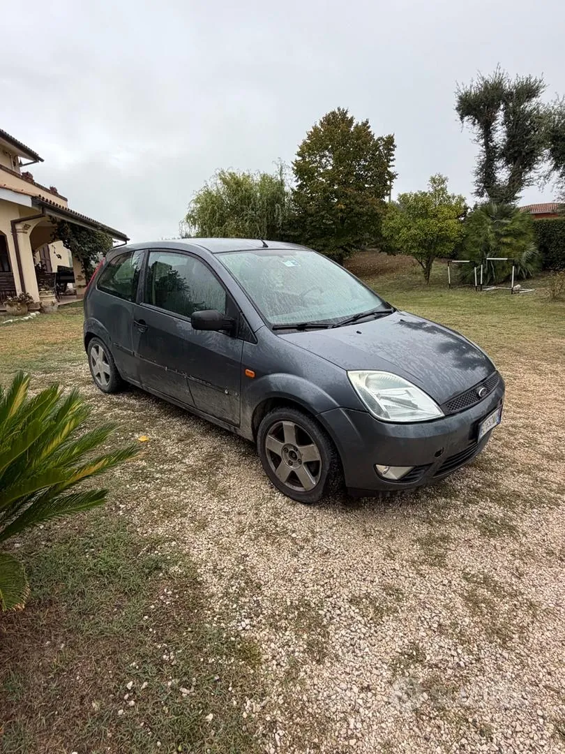 Ford Fiesta 2003 photo 5
