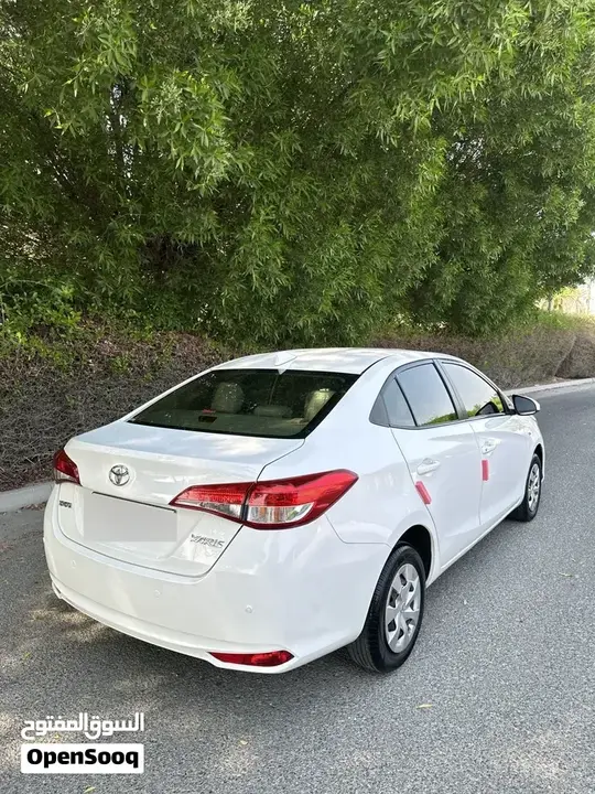 Toyota Yaris 2022 photo 2