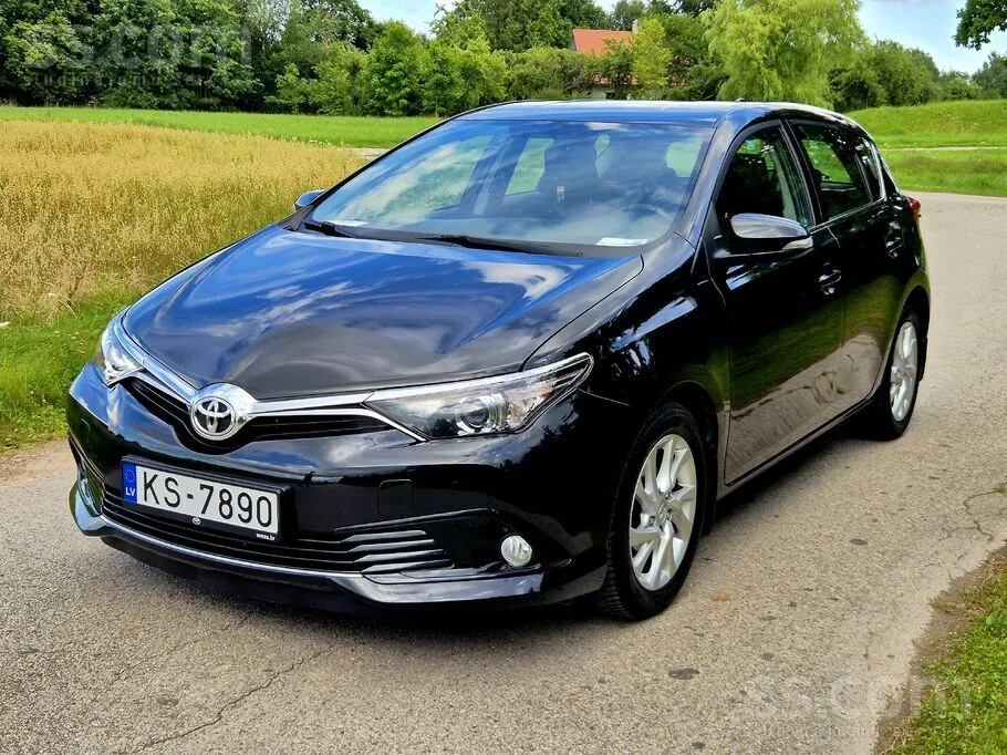 Toyota Auris 2017 photo 3