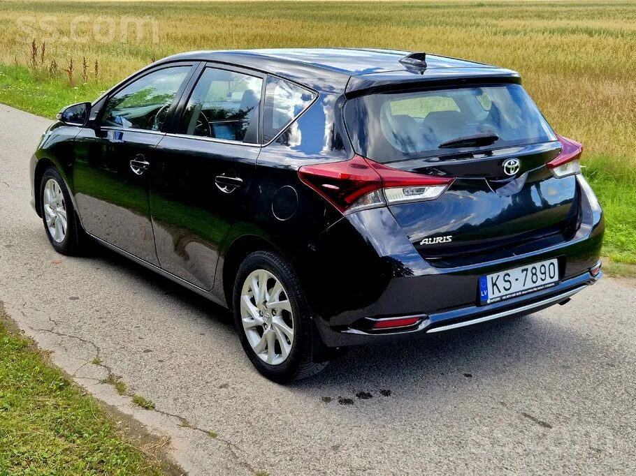 Toyota Auris 2017 photo 4