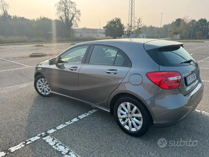 Mercedes-Benz A-Class 2012 photo 2