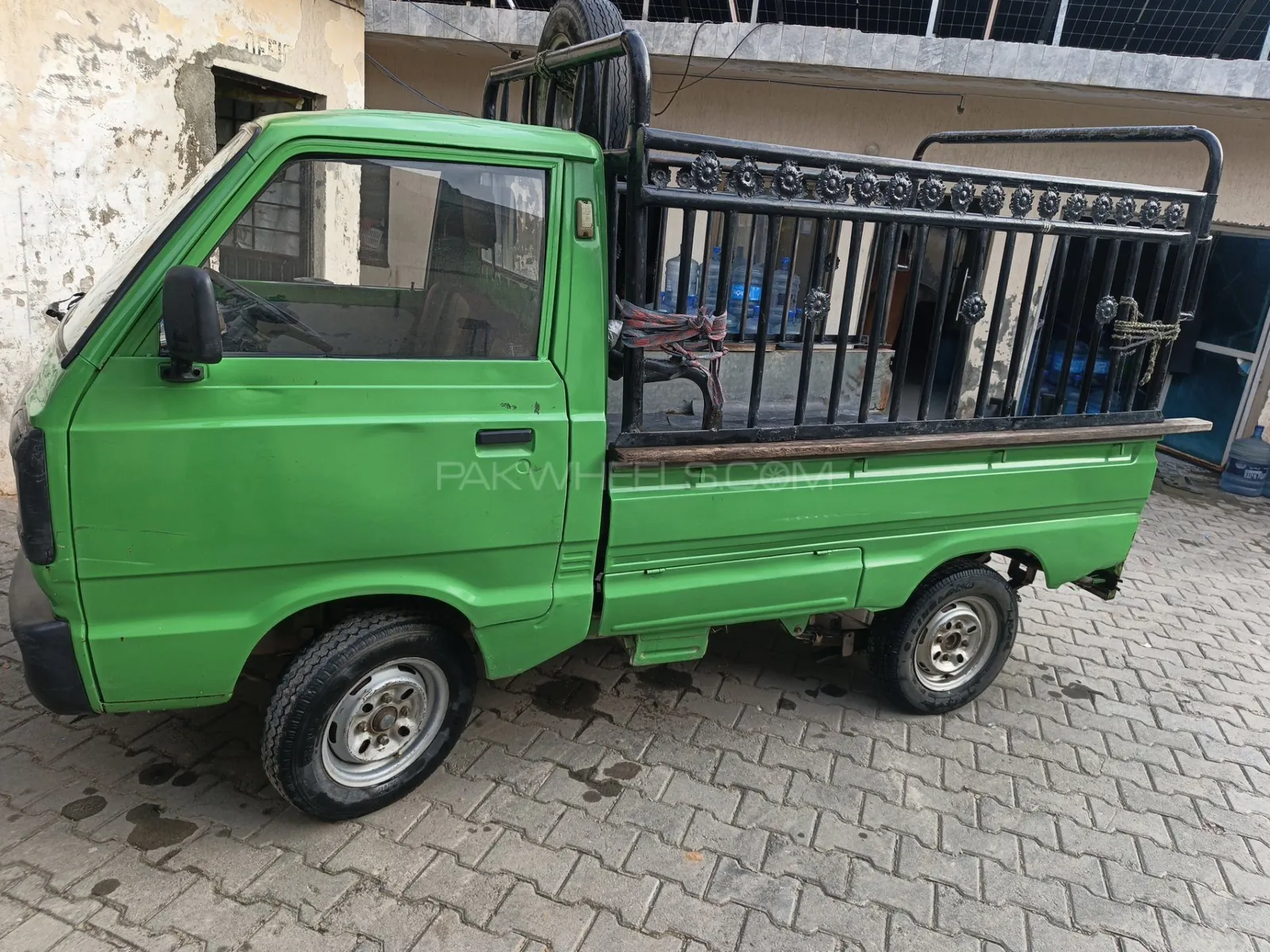 Suzuki Ravi