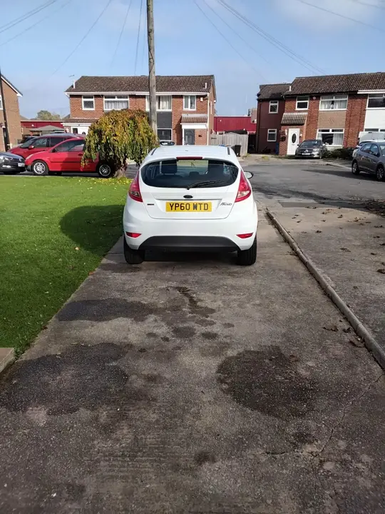 Ford Fiesta 2010 photo 3