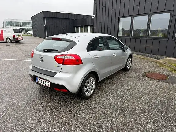 Kia Rio 2014 photo 4