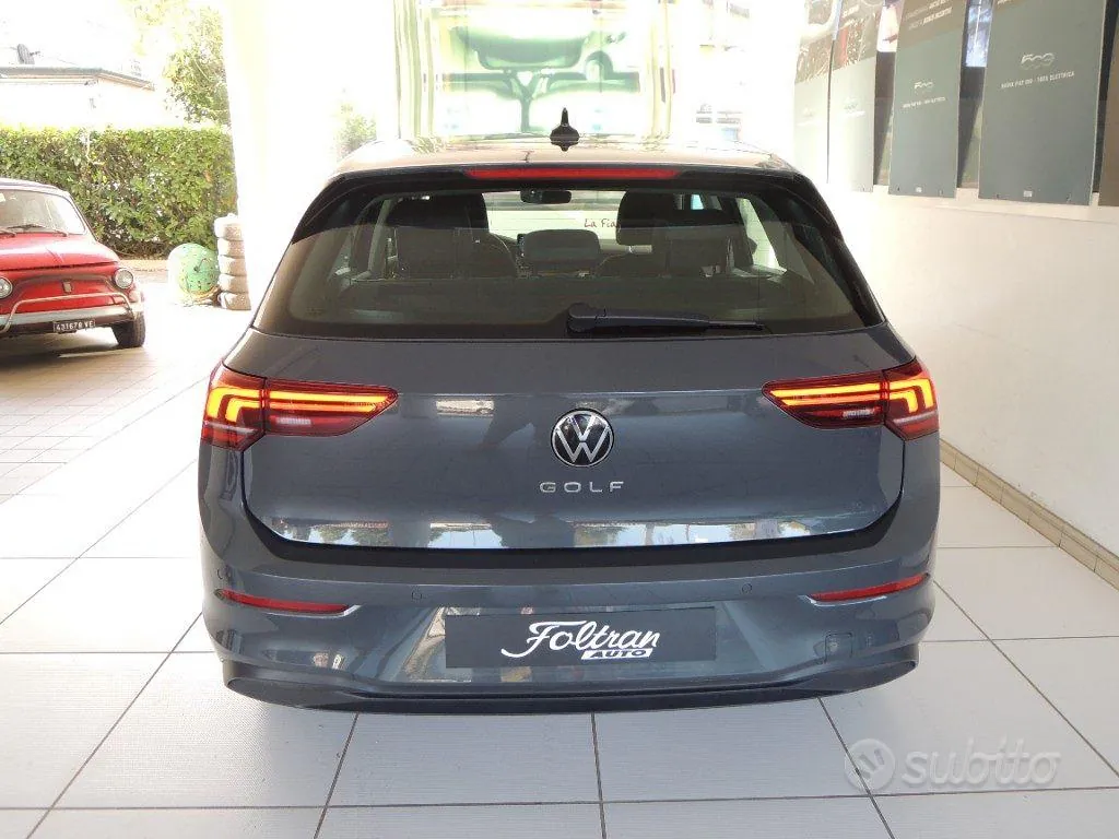 Volkswagen Golf 2025 photo 5