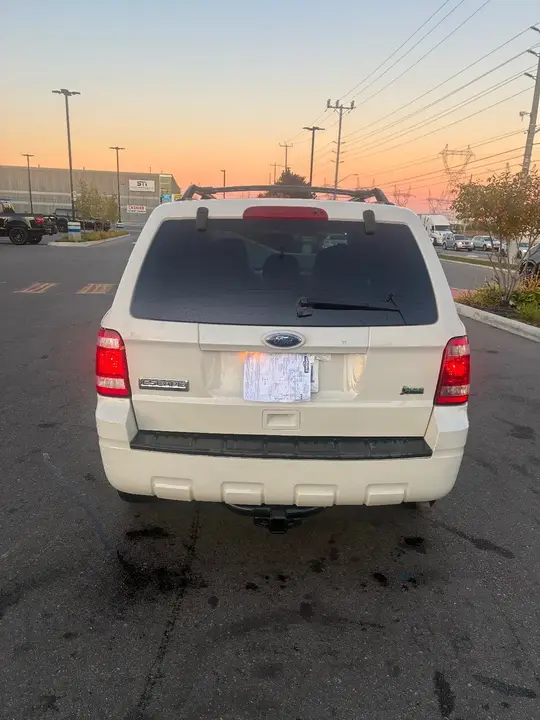 Ford Escape 2010 photo 2