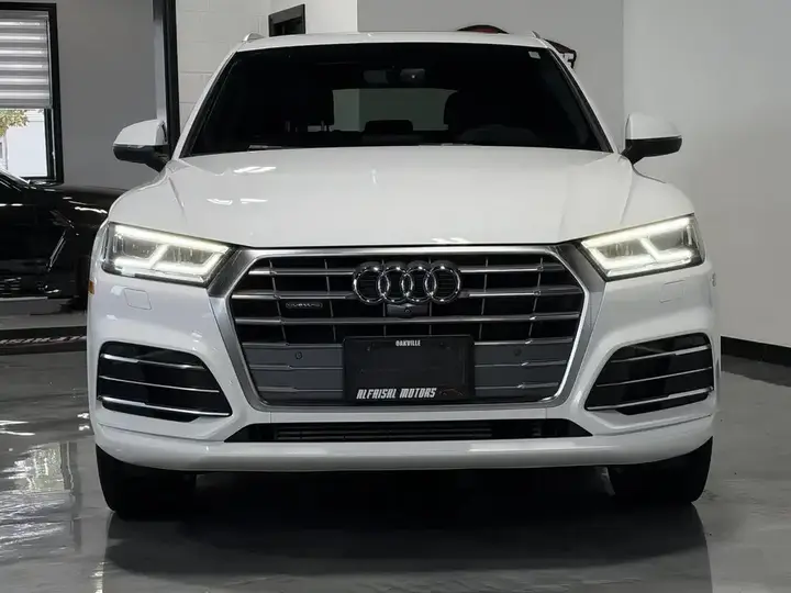 Audi Q5 2018 photo 2