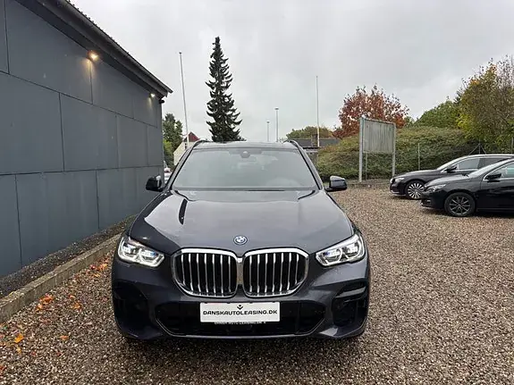 BMW X5 2021 photo 2