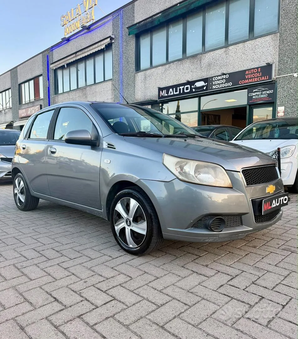 Chevrolet Aveo 2011 photo 2