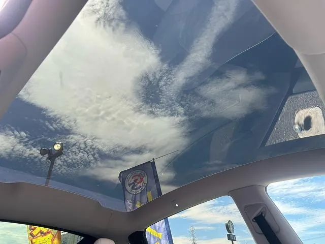 Tesla Model Y 2025 photo 5
