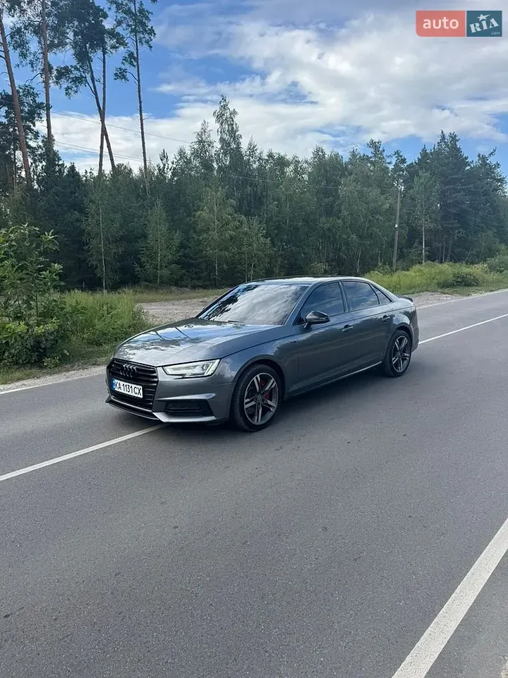 Audi A4 2018 photo 2