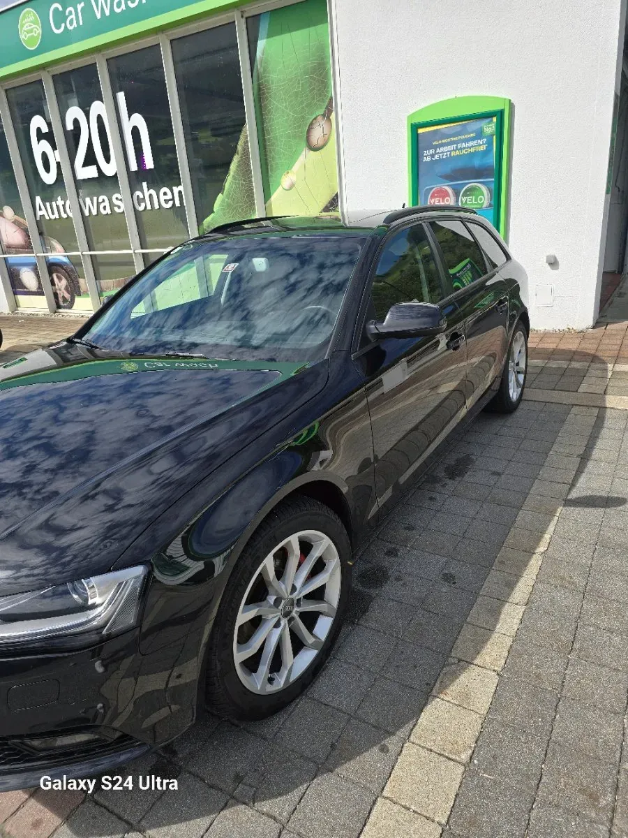 Audi A4 2013 photo 2