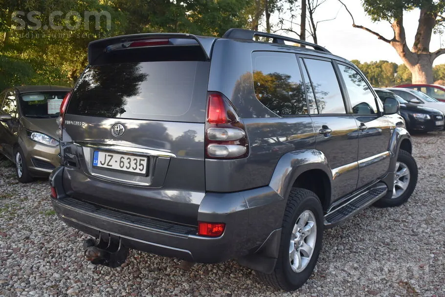 Toyota Land Cruiser 2006 photo 2