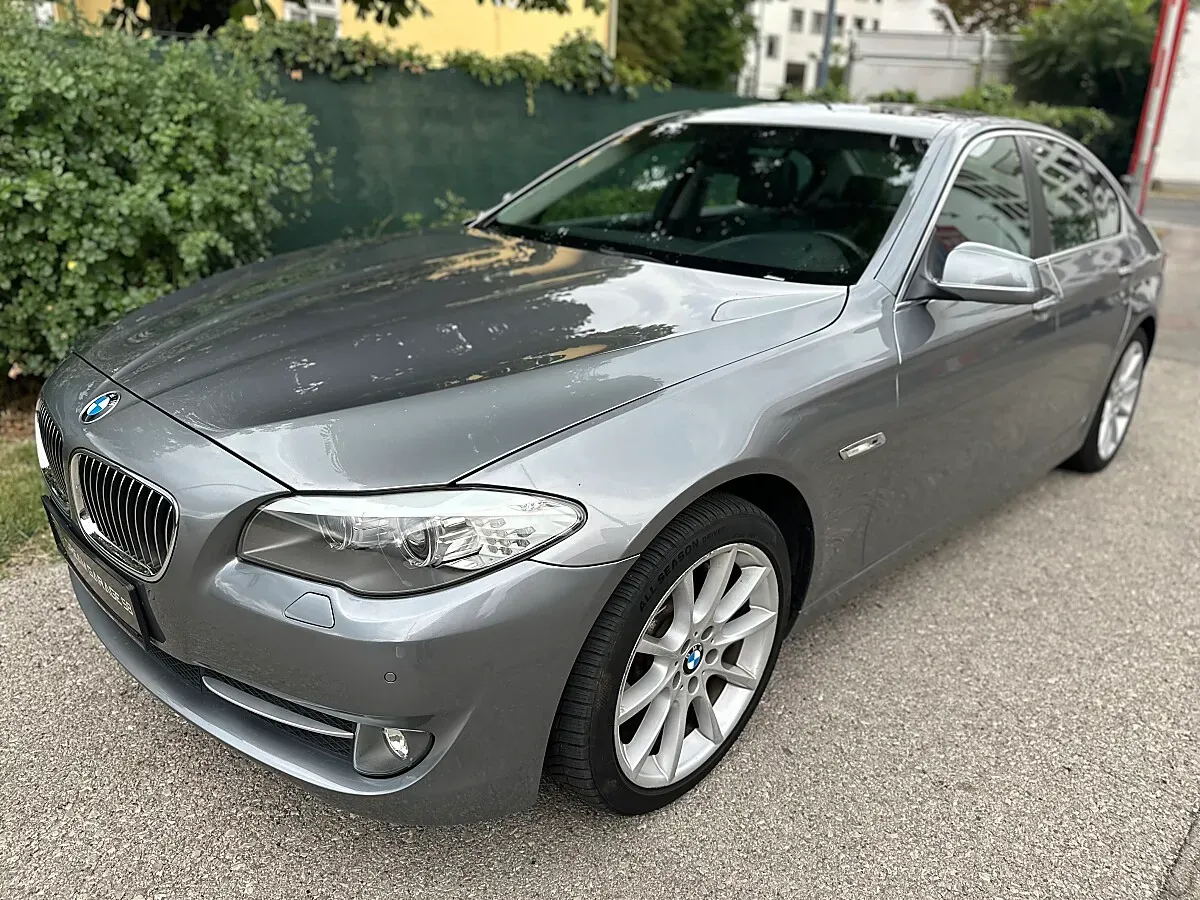 BMW 5 Series 2010 photo 2