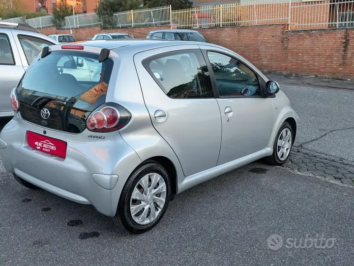 Toyota Aygo 2011 photo 4