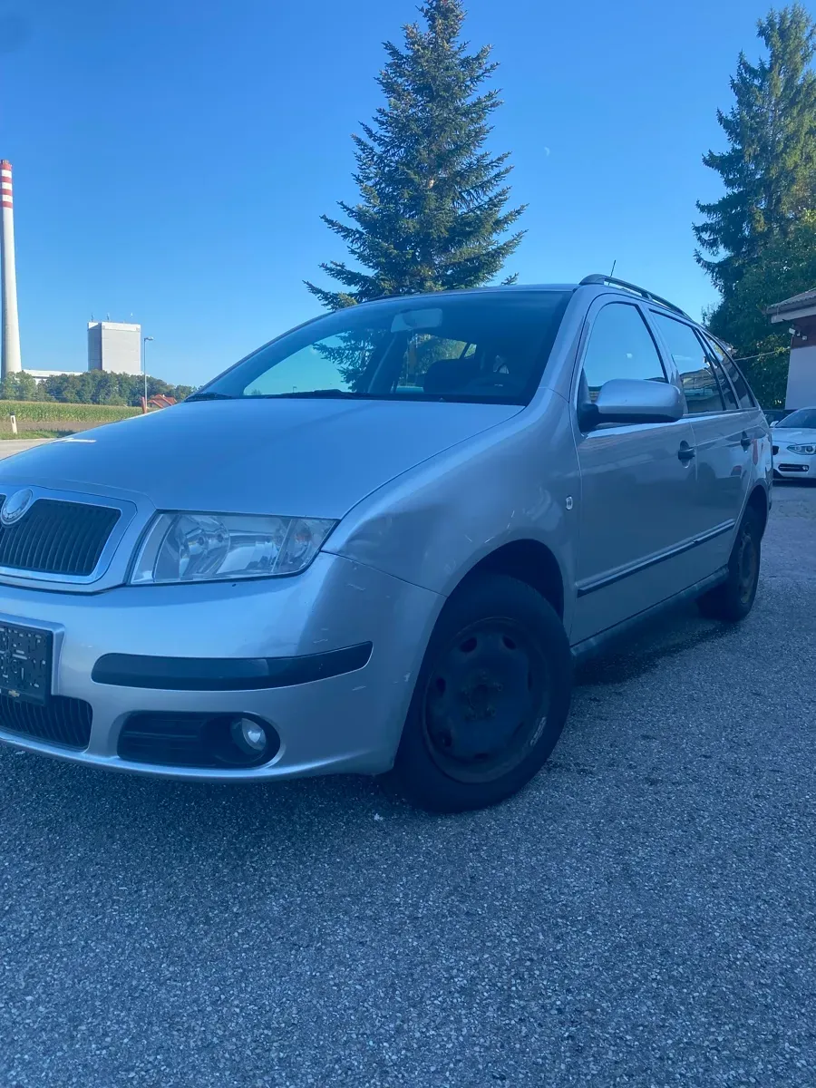 Skoda Fabia 2007 photo 2