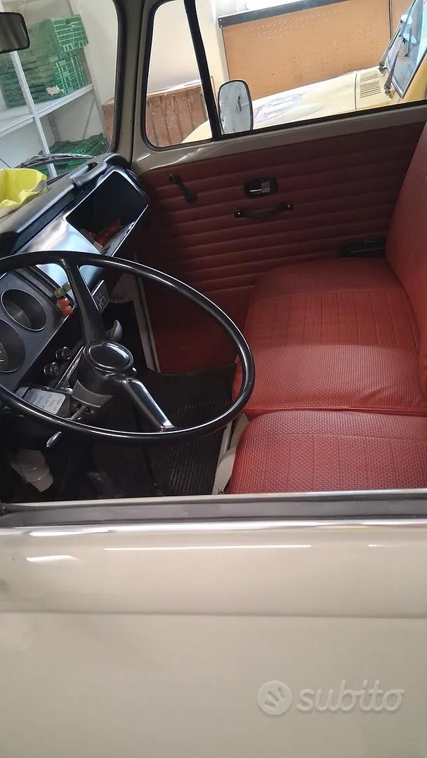 Volkswagen T2 1970 photo 2