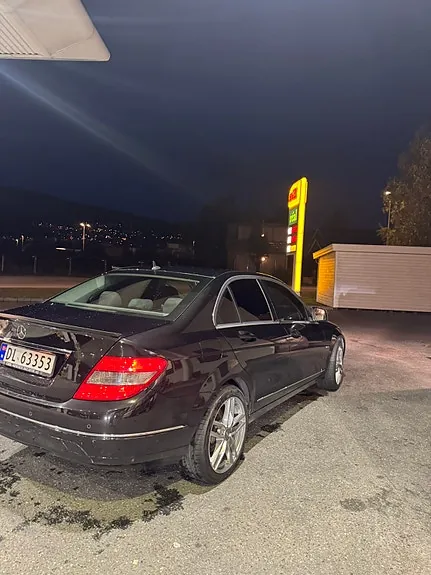 Mercedes-Benz C220 D 2007 photo 4