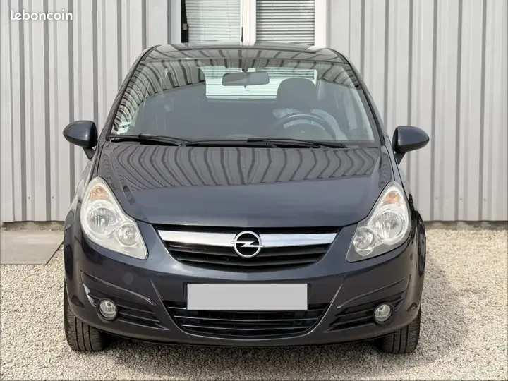 Opel Corsa 2011 photo 2