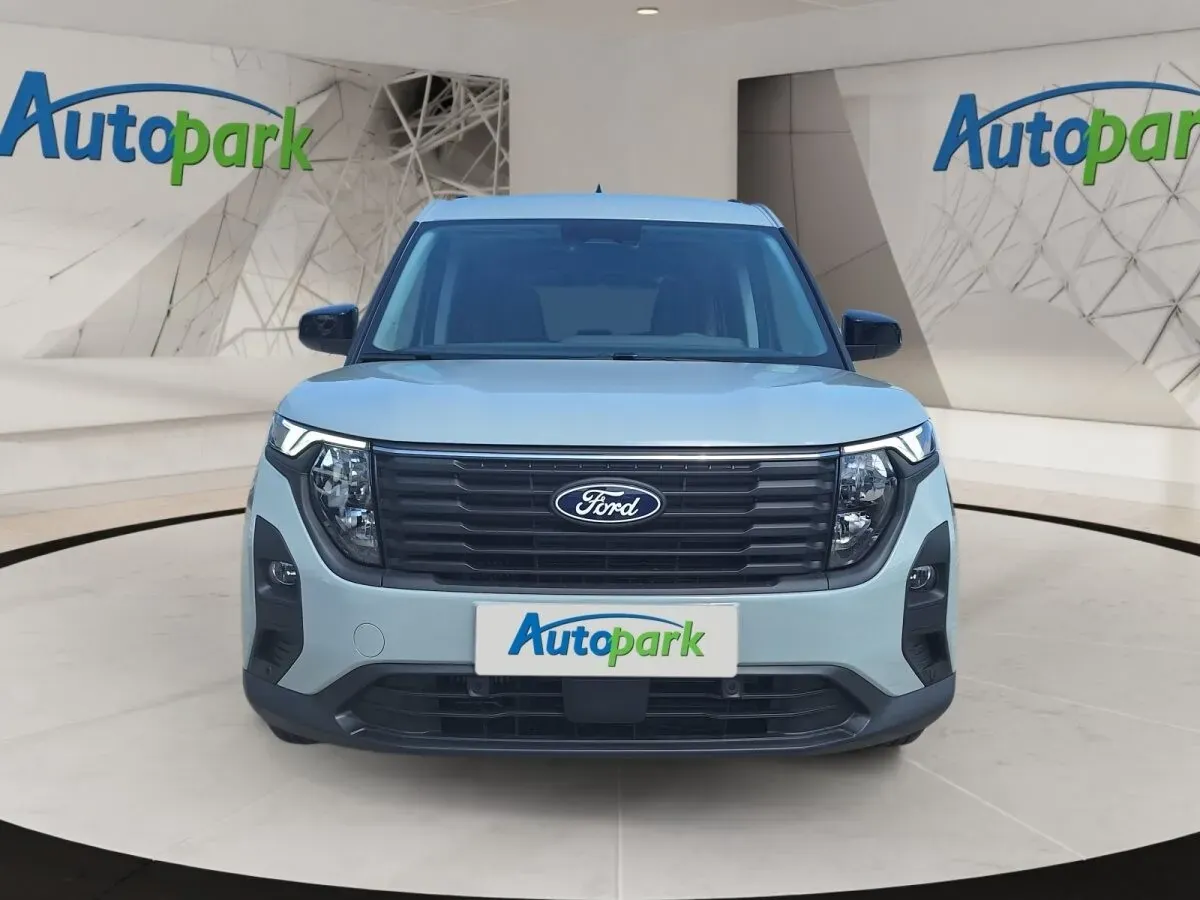 Ford Tourneo Courier Titanium 2026 photo 2