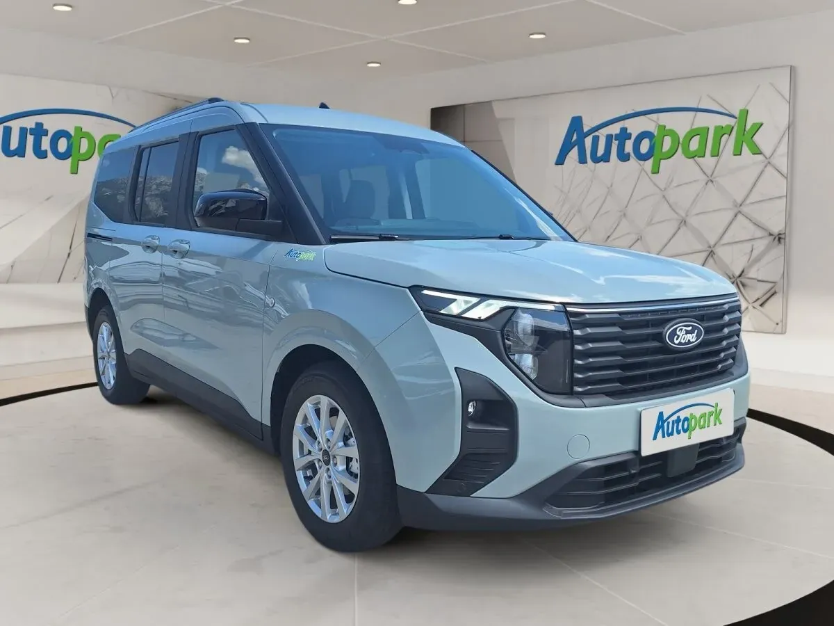 Ford Tourneo Courier Titanium 2026 photo 3