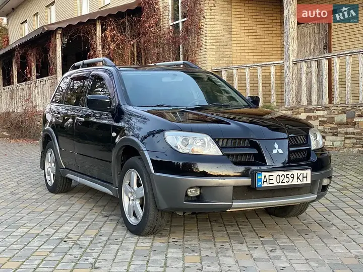 Mitsubishi Outlander 2006 photo 3