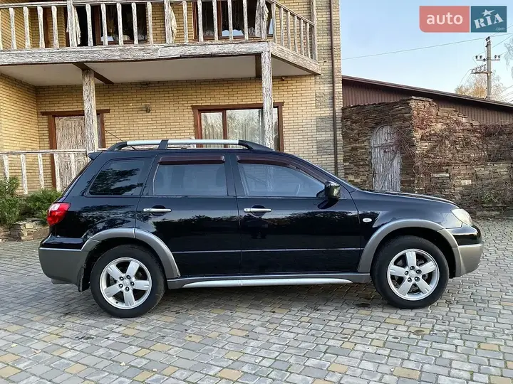 Mitsubishi Outlander 2006 photo 4