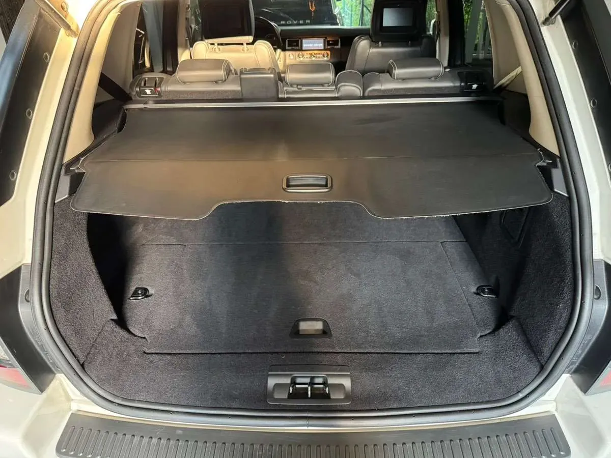 Land Rover Range Rover Sport 2010 photo 3