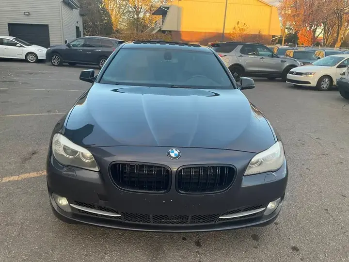 BMW 5 Series 2011 photo 3