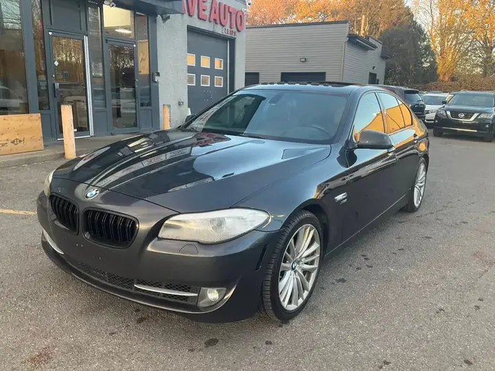 BMW 5 Series 2011 photo 5