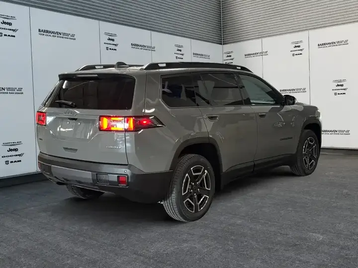 Jeep Cherokee 2026 photo 5