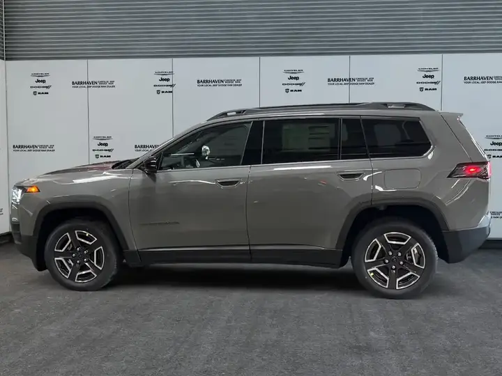 Jeep Cherokee 2026 photo 2