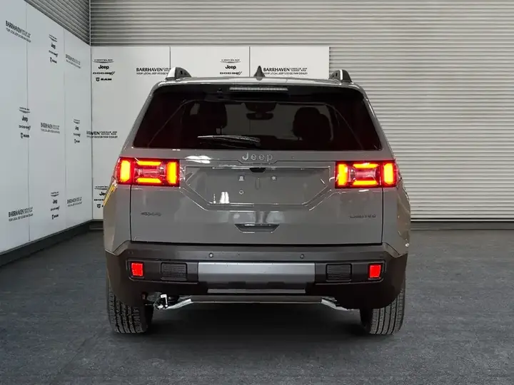 Jeep Cherokee 2026 photo 4