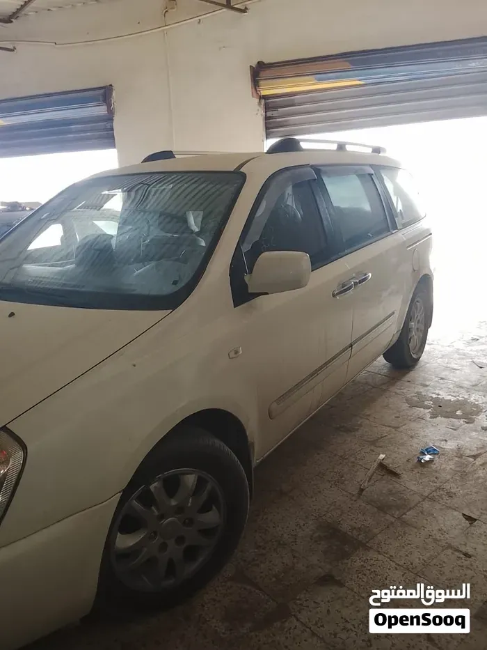 Kia Carnival 2008 photo 3
