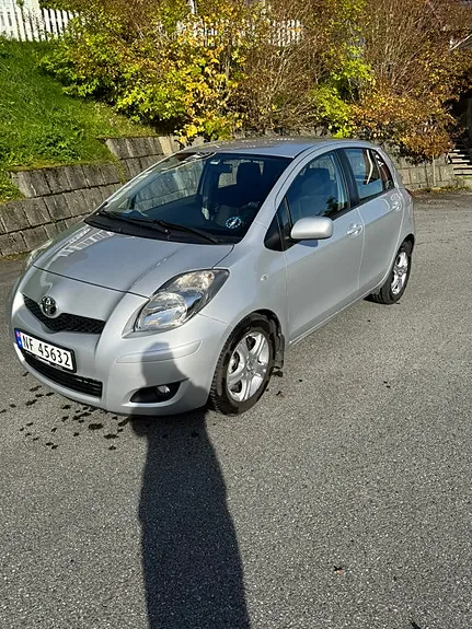 Toyota Yaris 2010 photo 2