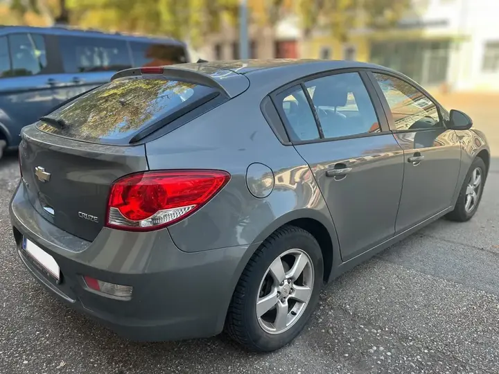 Chevrolet Cruze 2012 photo 2