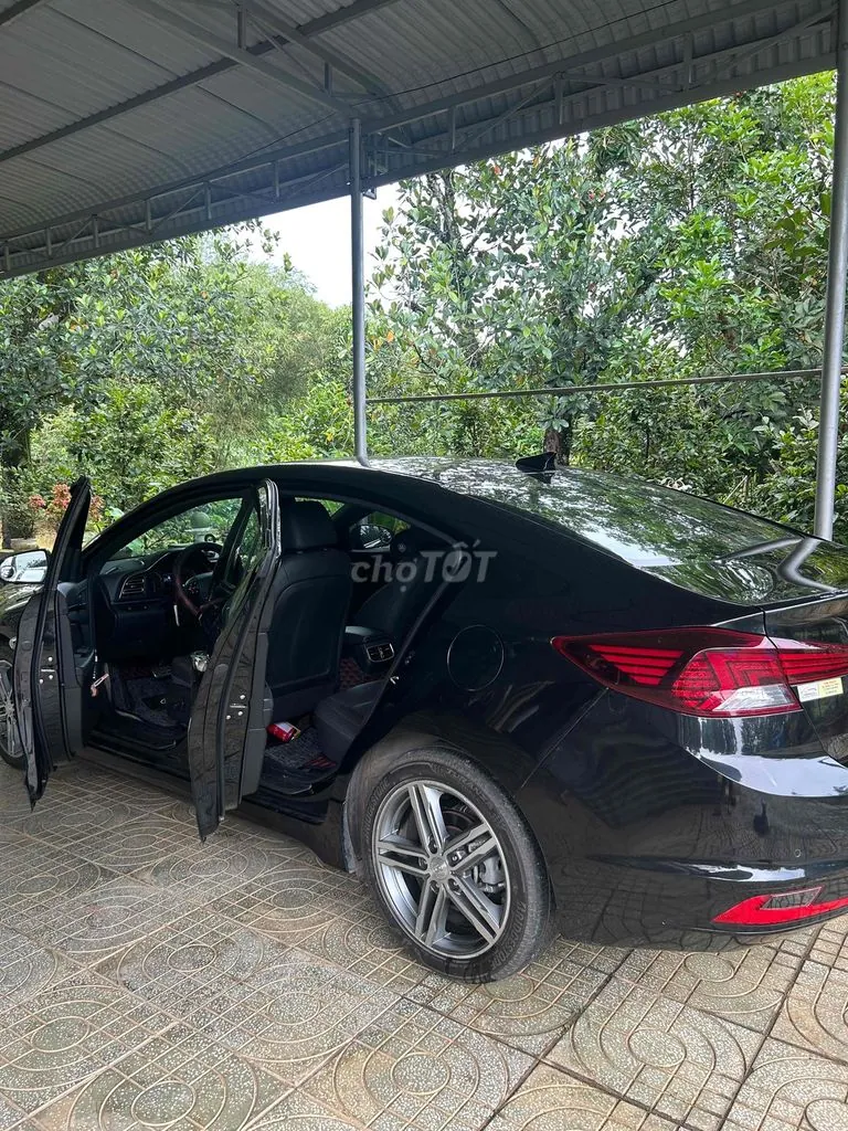 Hyundai Elantra 2020 photo 2