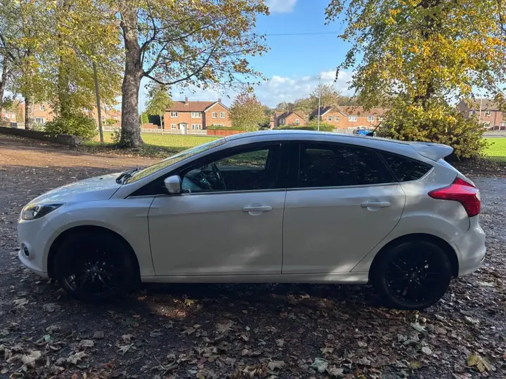 Ford Focus 2013 photo 4