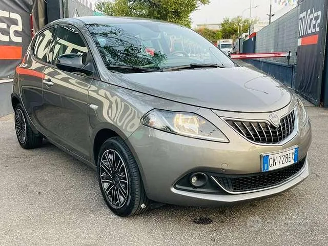 Lancia Ypsilon 2023 photo 2