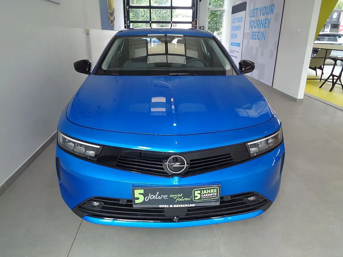 Opel Astra 2023 photo 3