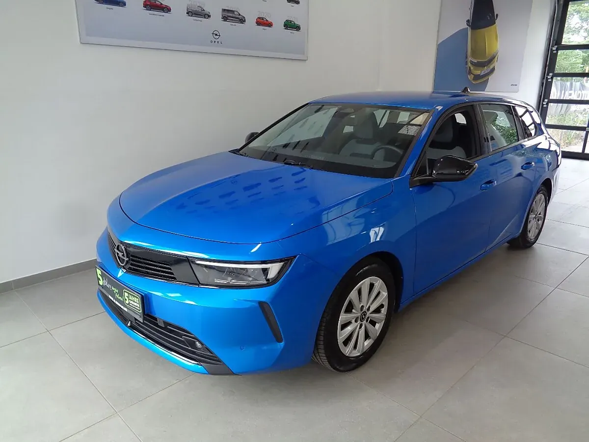 Opel Astra 2023 photo 2