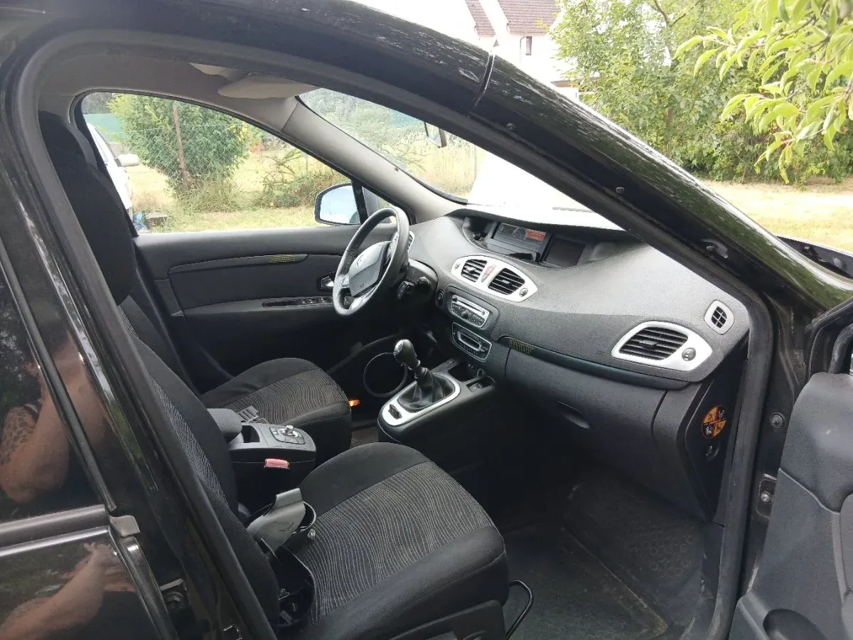 Renault Scenic 2010 photo 3