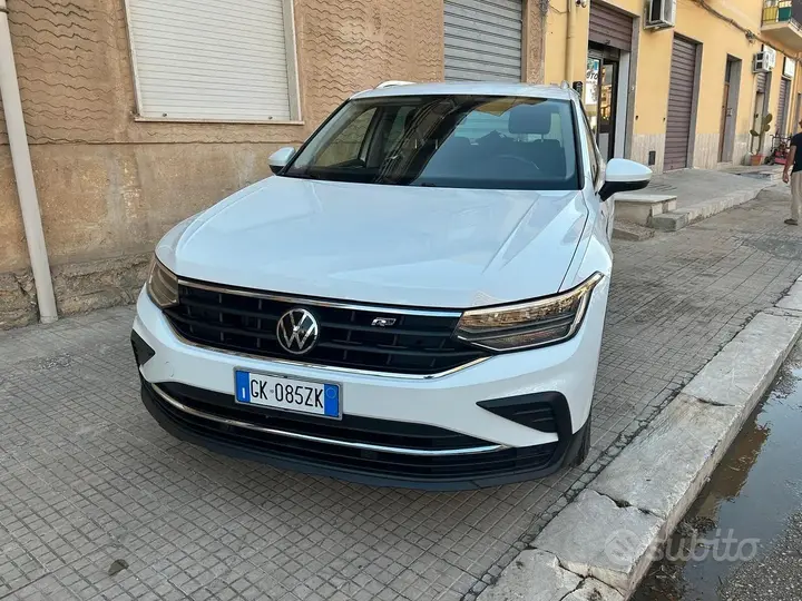 Volkswagen Tiguan 2022 photo 2