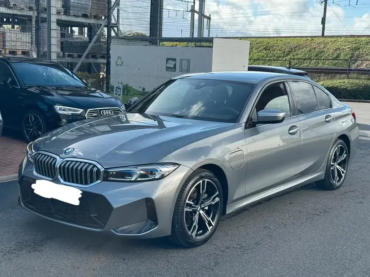 BMW 330E