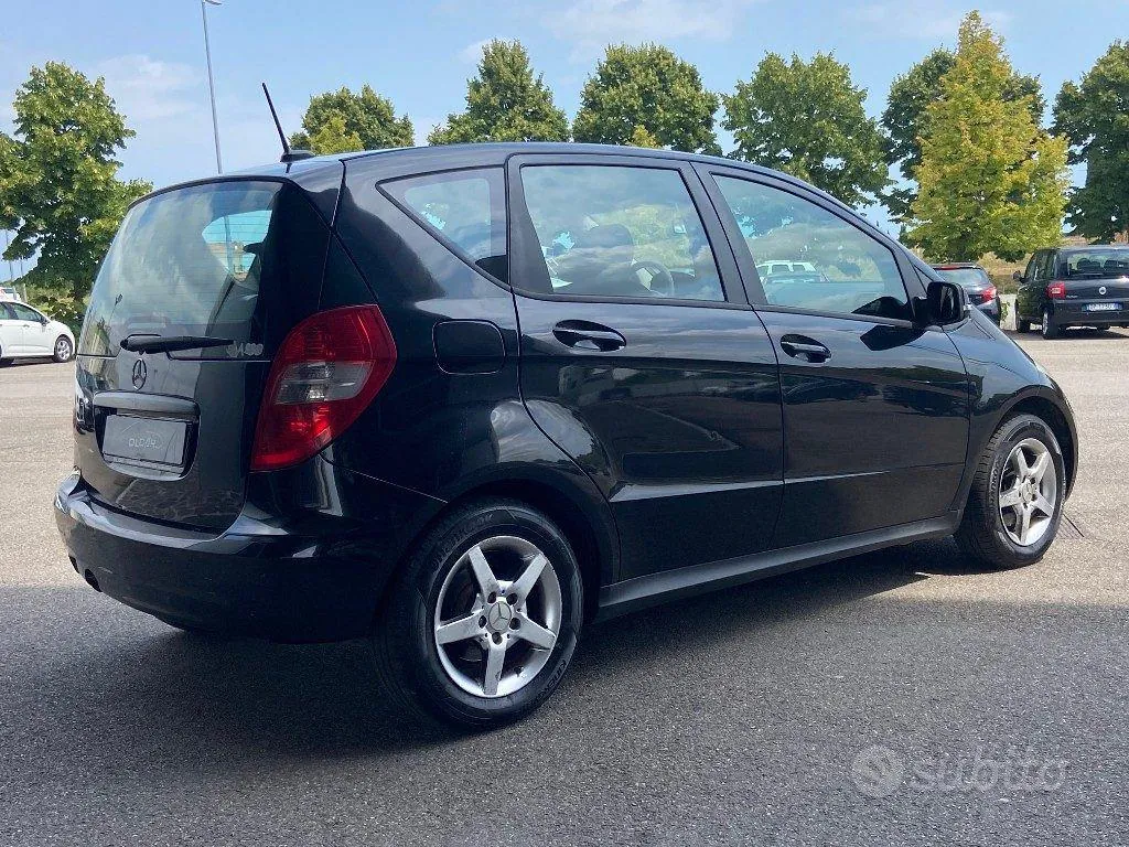 Mercedes-Benz A150 2010 photo 5