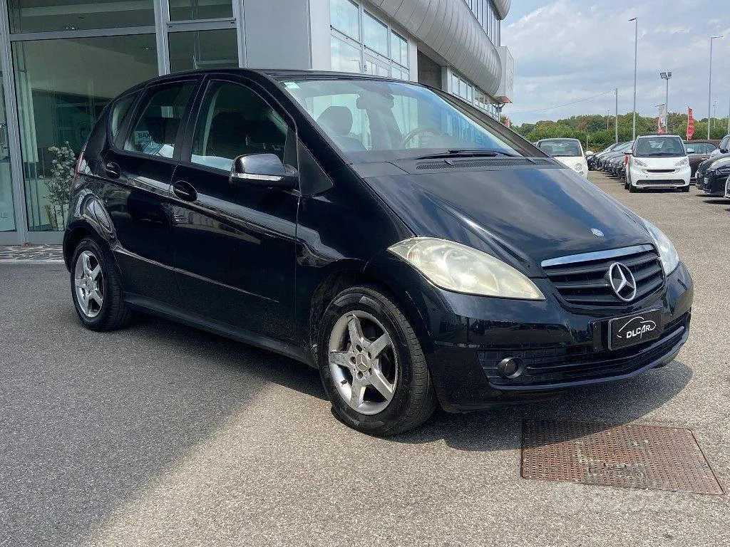Mercedes-Benz A150 2010 photo 2