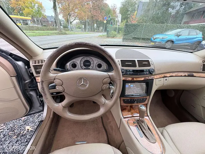 Mercedes-Benz E 350 2008 photo 2